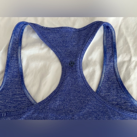 Lululemon: Women’s Sleeveless Top - Picture 3 of 7
